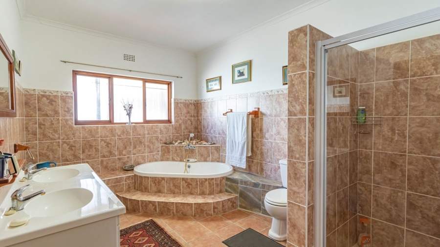 4 Bedroom Property for Sale in Riebeek Kasteel Western Cape